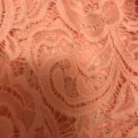 Sheer lace top - Picture 4 of 5